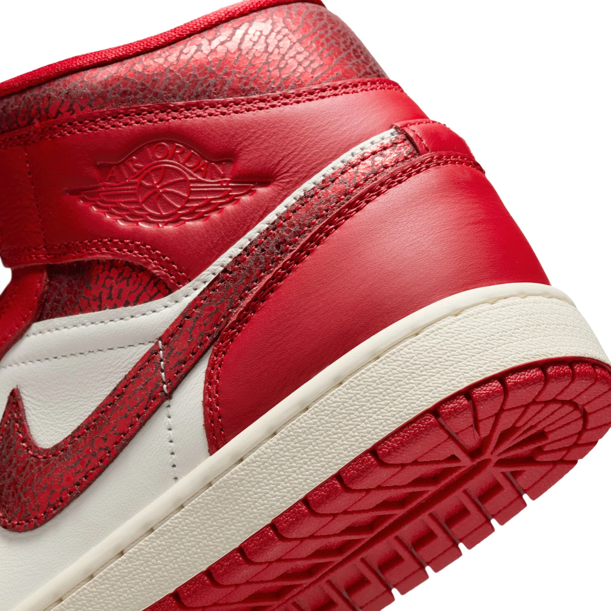 Air Jordan 1 Womens Mid SE Shoes - Image 4