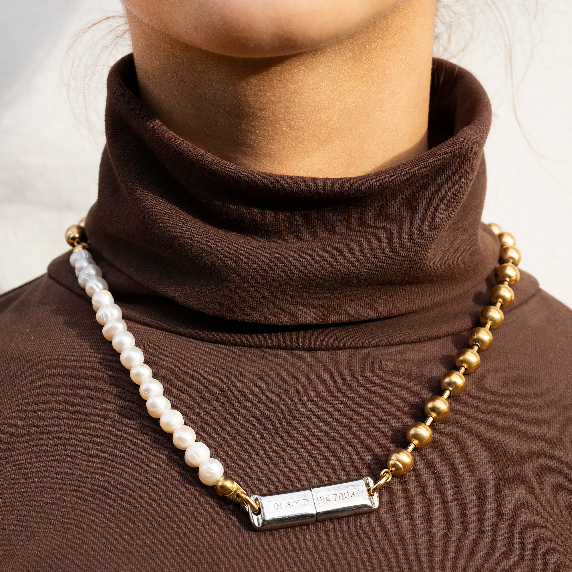 In Gold We Trust Paris USB-C Necklace (Gold) - Image 2