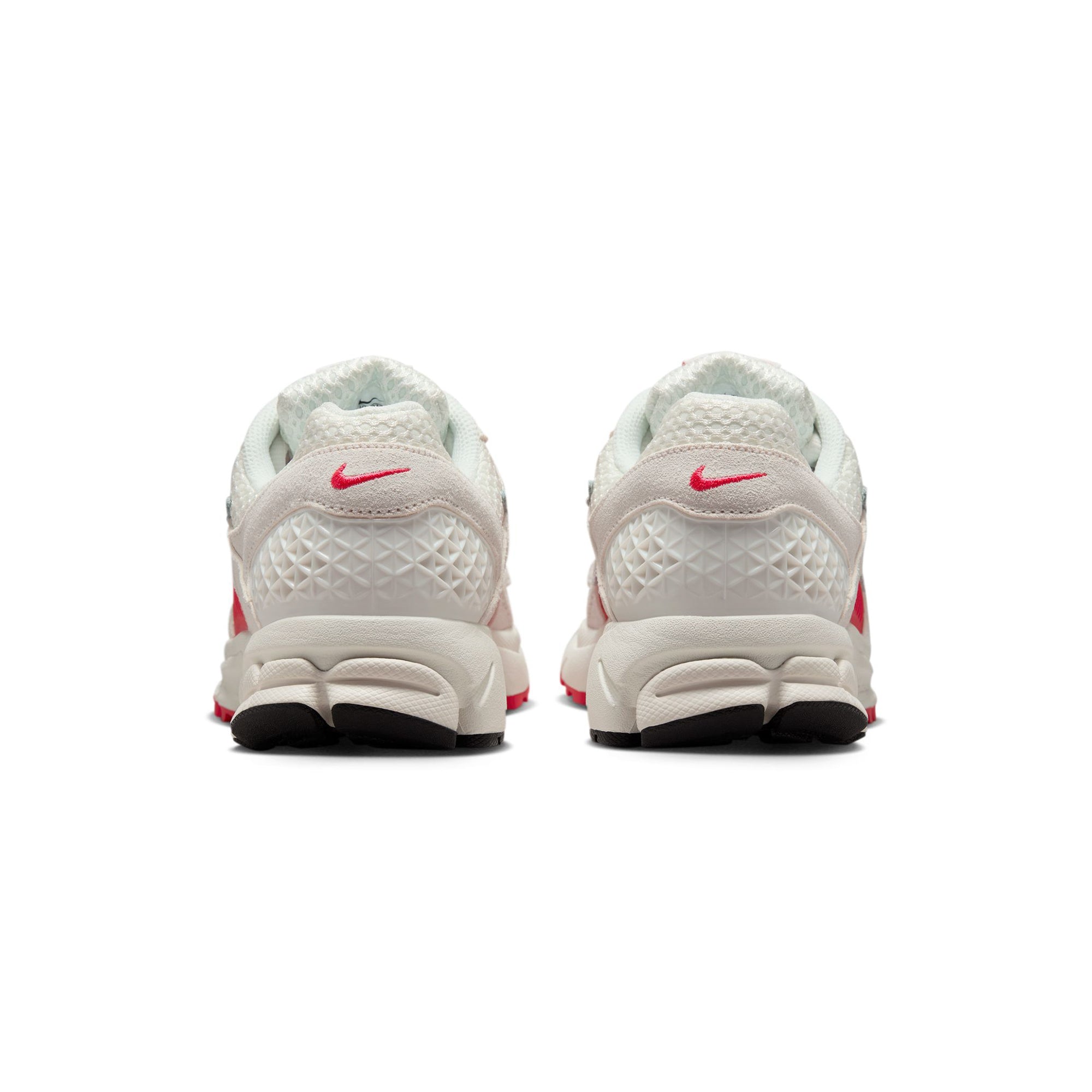 Nike Womens Zoom Vomero 5 Shoes - Image 3